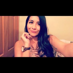 Meet your Posher, Itza